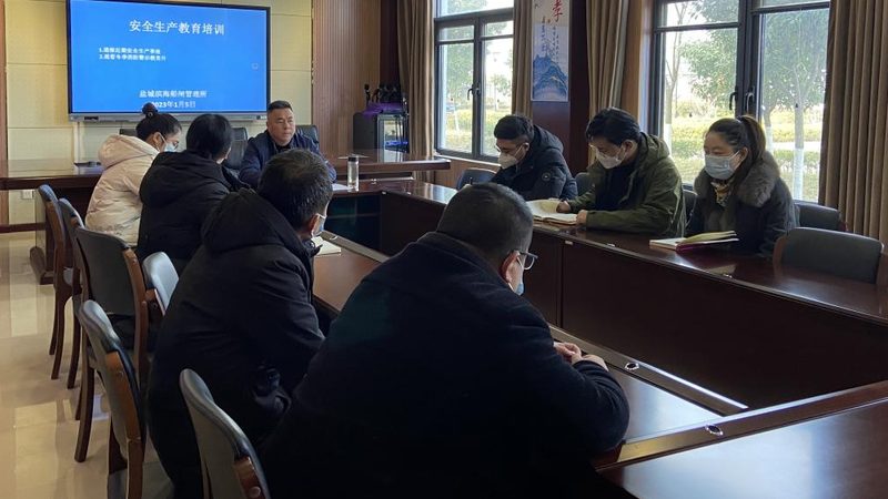 行业背景：编程人才需求激增，培训机构如雨后春笋