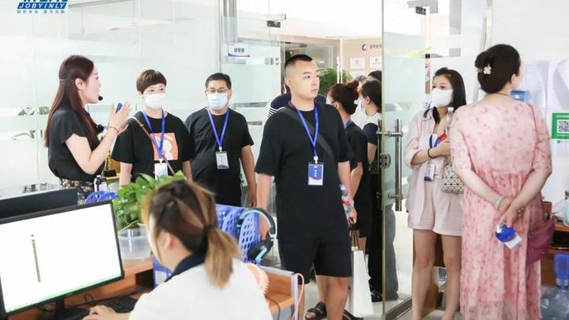 小标题：传统教育与现代教学的碰撞